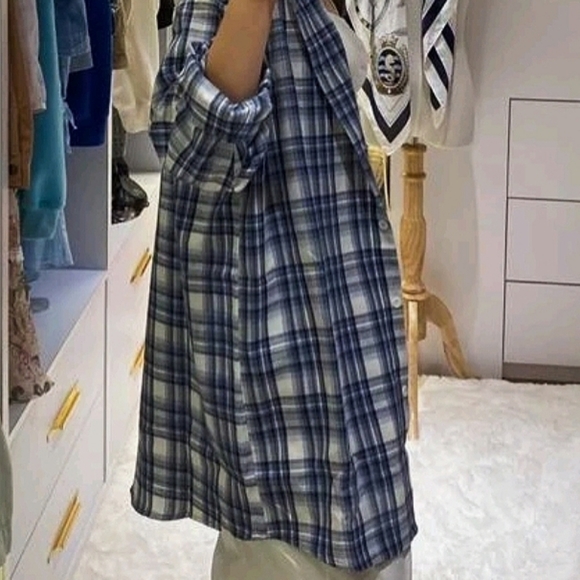 Dazy Oversized Blue Plaid Button Up Shirt SOLD - Picture 2 of 5